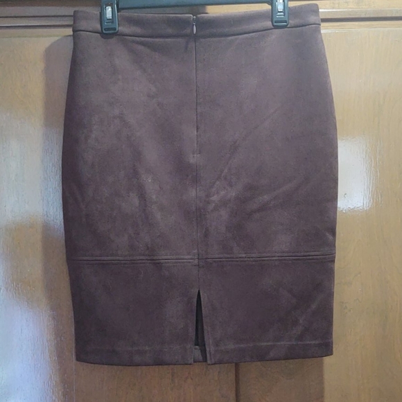 Joan Vass faux suede skirt - Picture 2 of 5